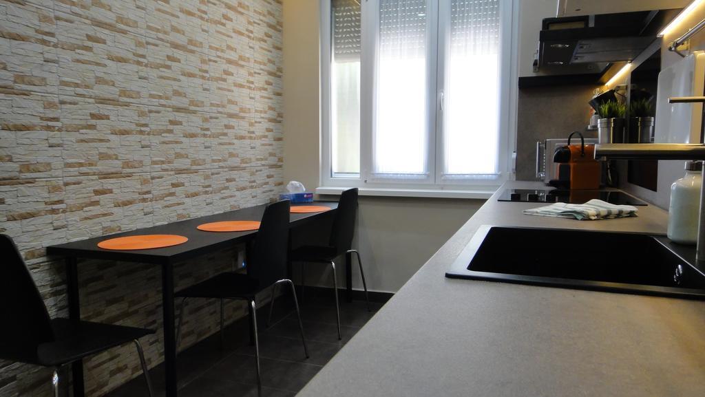 בודפשט Mgtels Apartman - With Private Parking מראה חיצוני תמונה