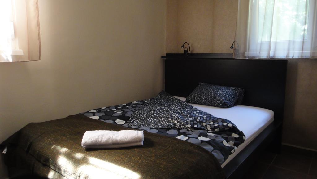 בודפשט Mgtels Apartman - With Private Parking מראה חיצוני תמונה