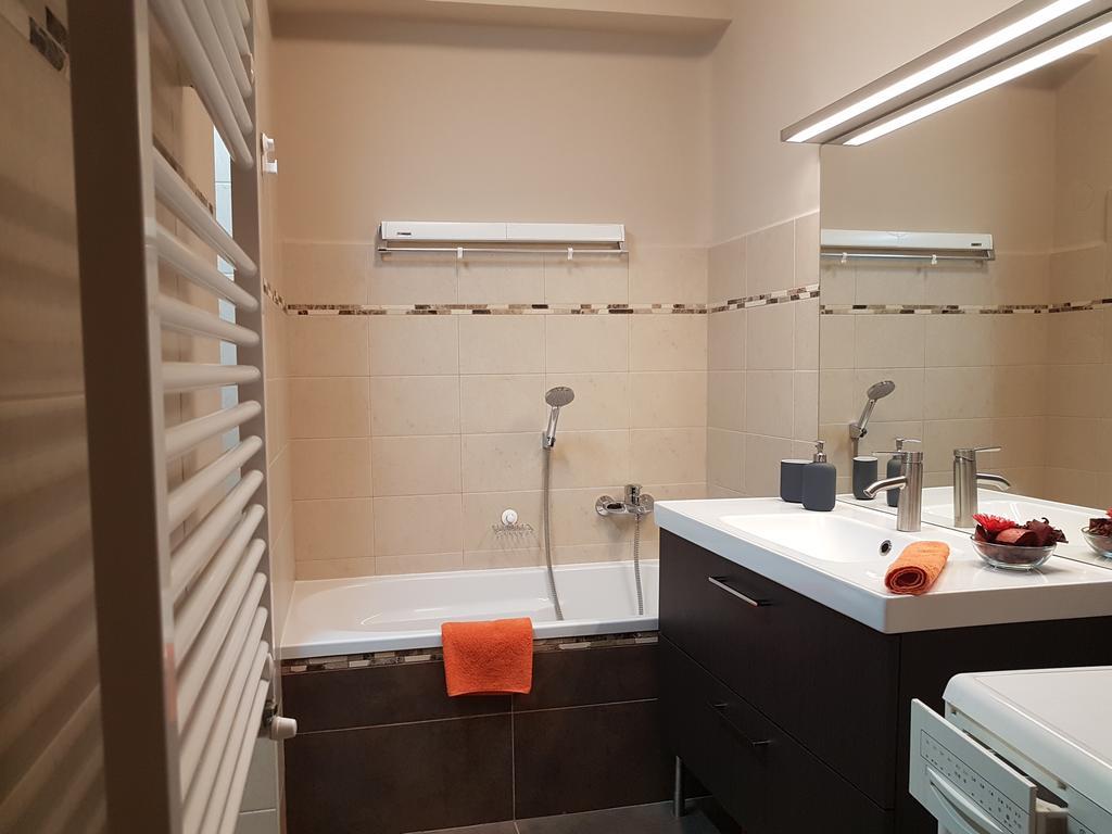בודפשט Mgtels Apartman - With Private Parking מראה חיצוני תמונה